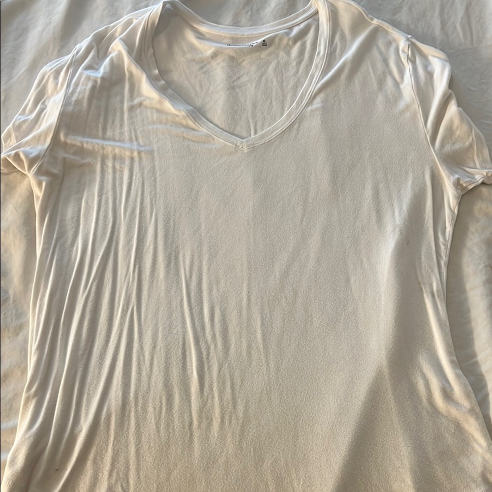 Abercrombie & Fitch White Short Sleeve Tee